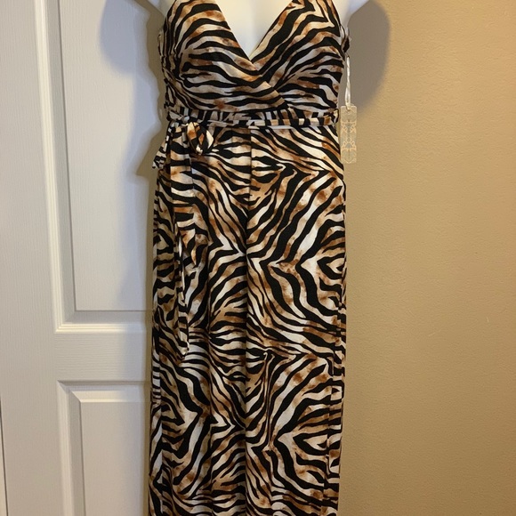 NWT Leopard Jumpsuit Size Large - Picture 4 of 8